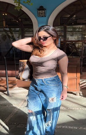 VIP call girl in Jabalpur